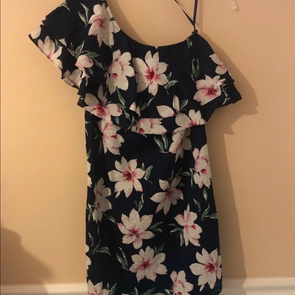 SOLD Lulu’s One Shoulder Floral Navy Dress - Picture 2 of 3